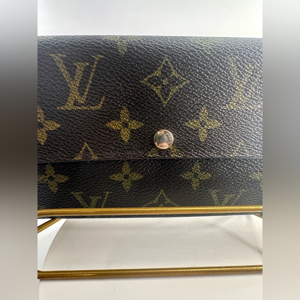 Louis Vuitton Monogram Sarah Wallet